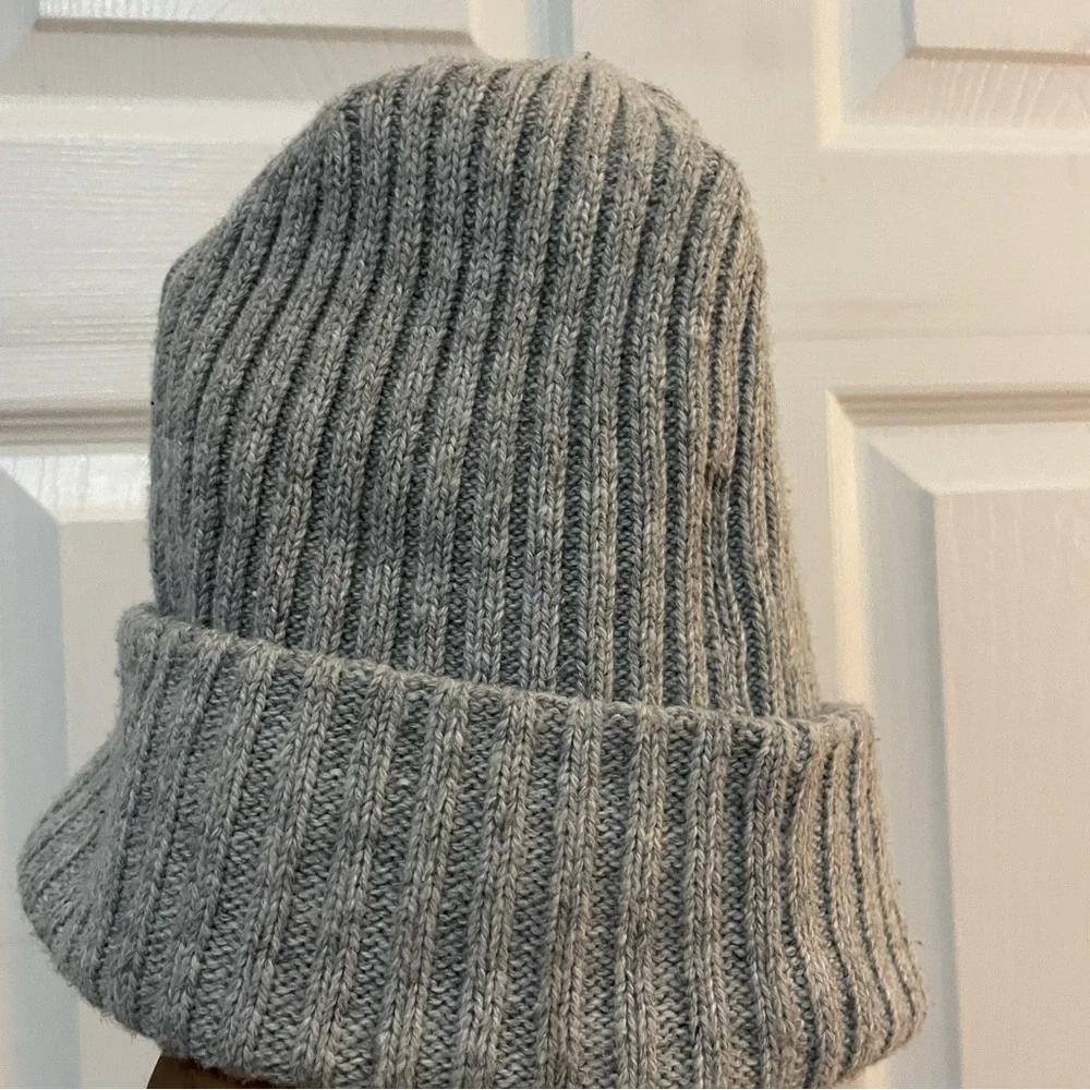 Unisex Ribbed Knit Beanie - Gray